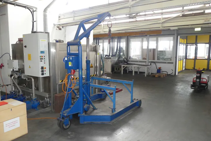 Pfaff Silberblau Hydraulik-Werkstattkran Typ: 3000/